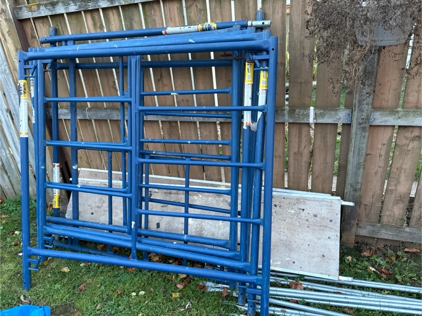 Blue Metal Scaffolding Frames - photo 2