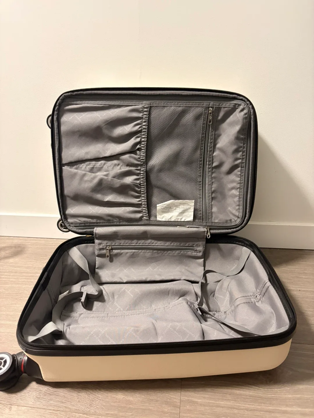 Samsonite Carry- On Suitcase - Beige image indicator(3)