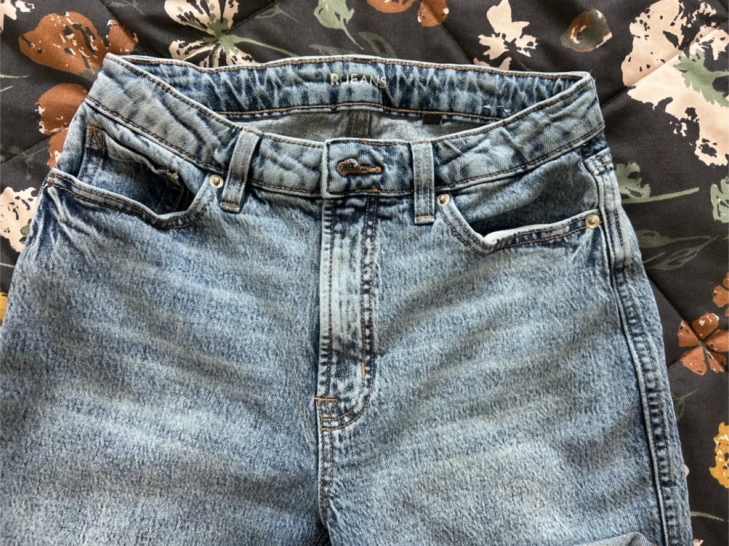 Reitmans Jean Light Wash Jeans (26 R) image indicator(4)