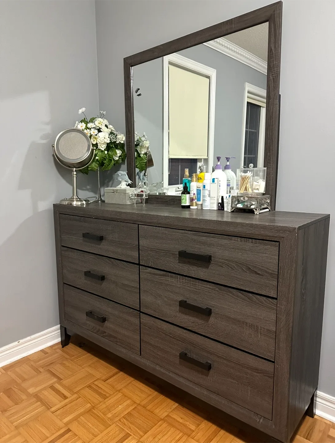 Bedroom Set - Queen Bed Frame, Dresser, Nightstand image indicator(5)