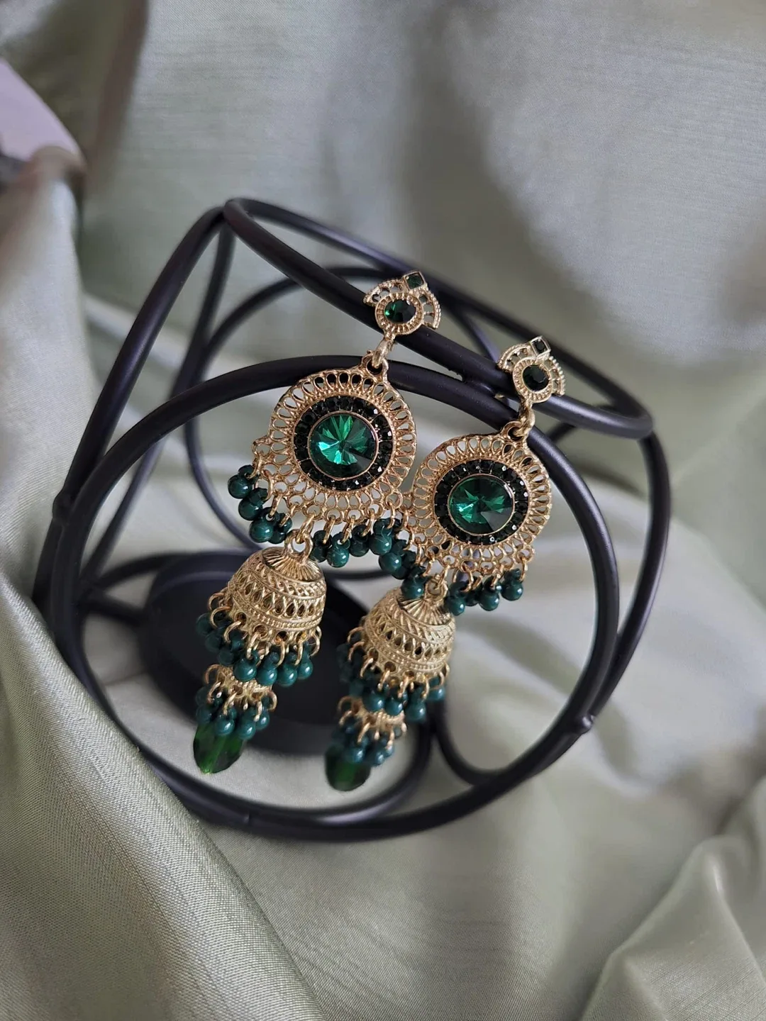 Green & Gold Earrings image indicator(3)