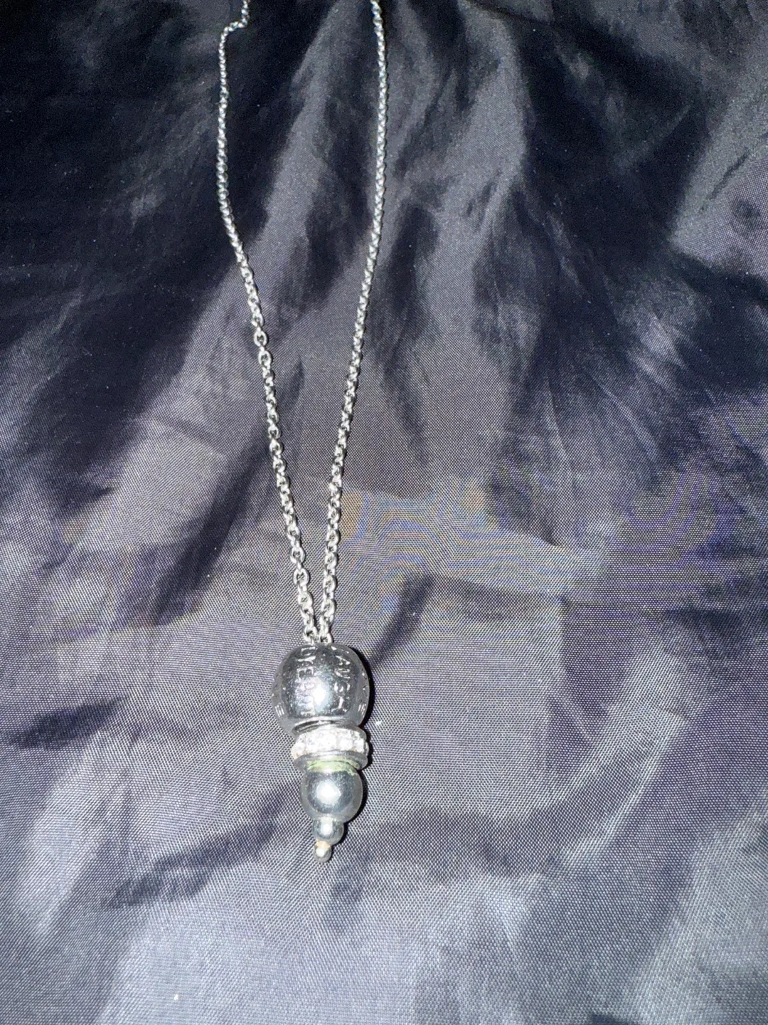Silver Tone Pendant Necklace