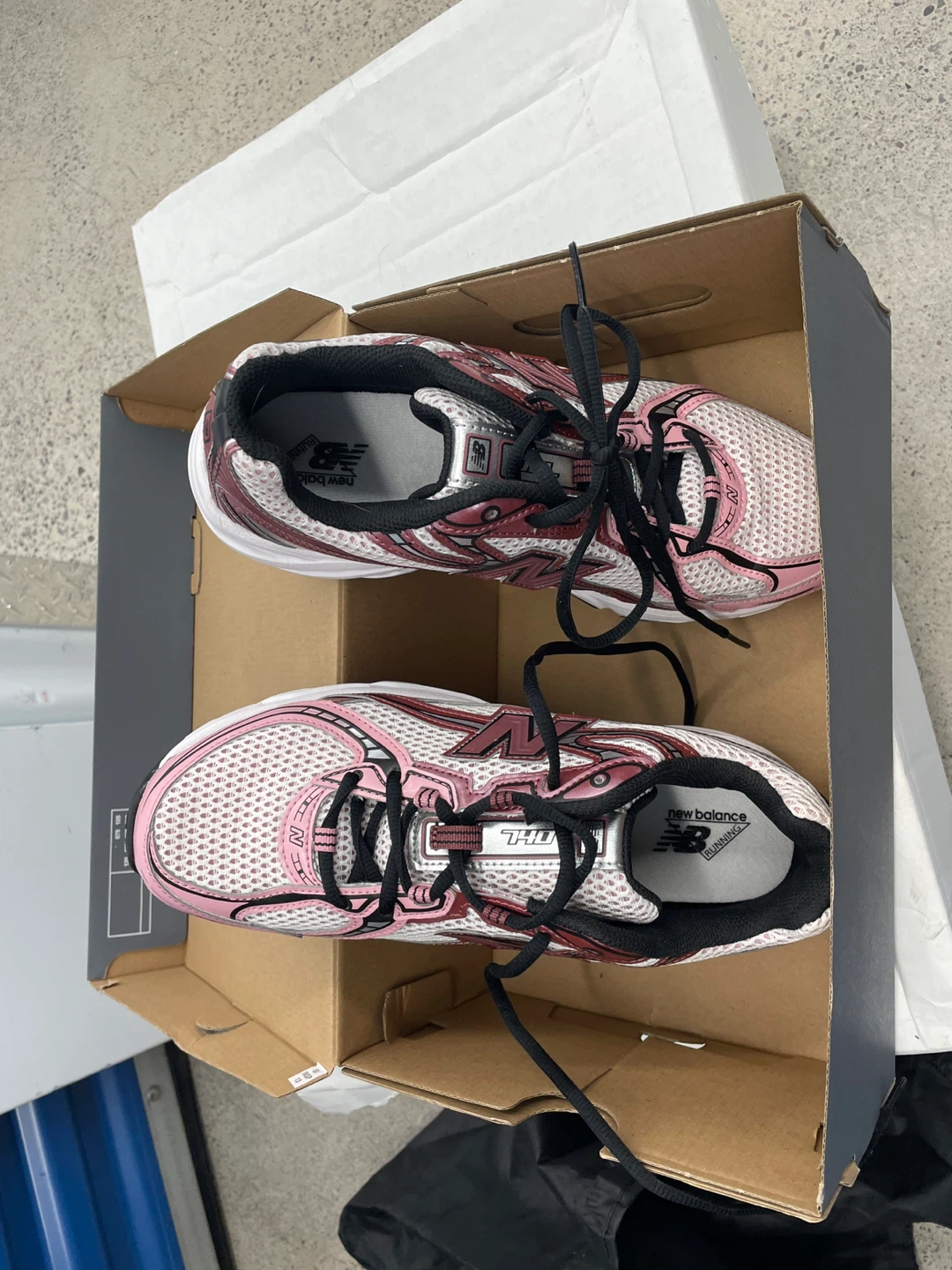 New Balance athletic shoes Womens 9/Mens 7.5/Eur 40.5 - photo 2