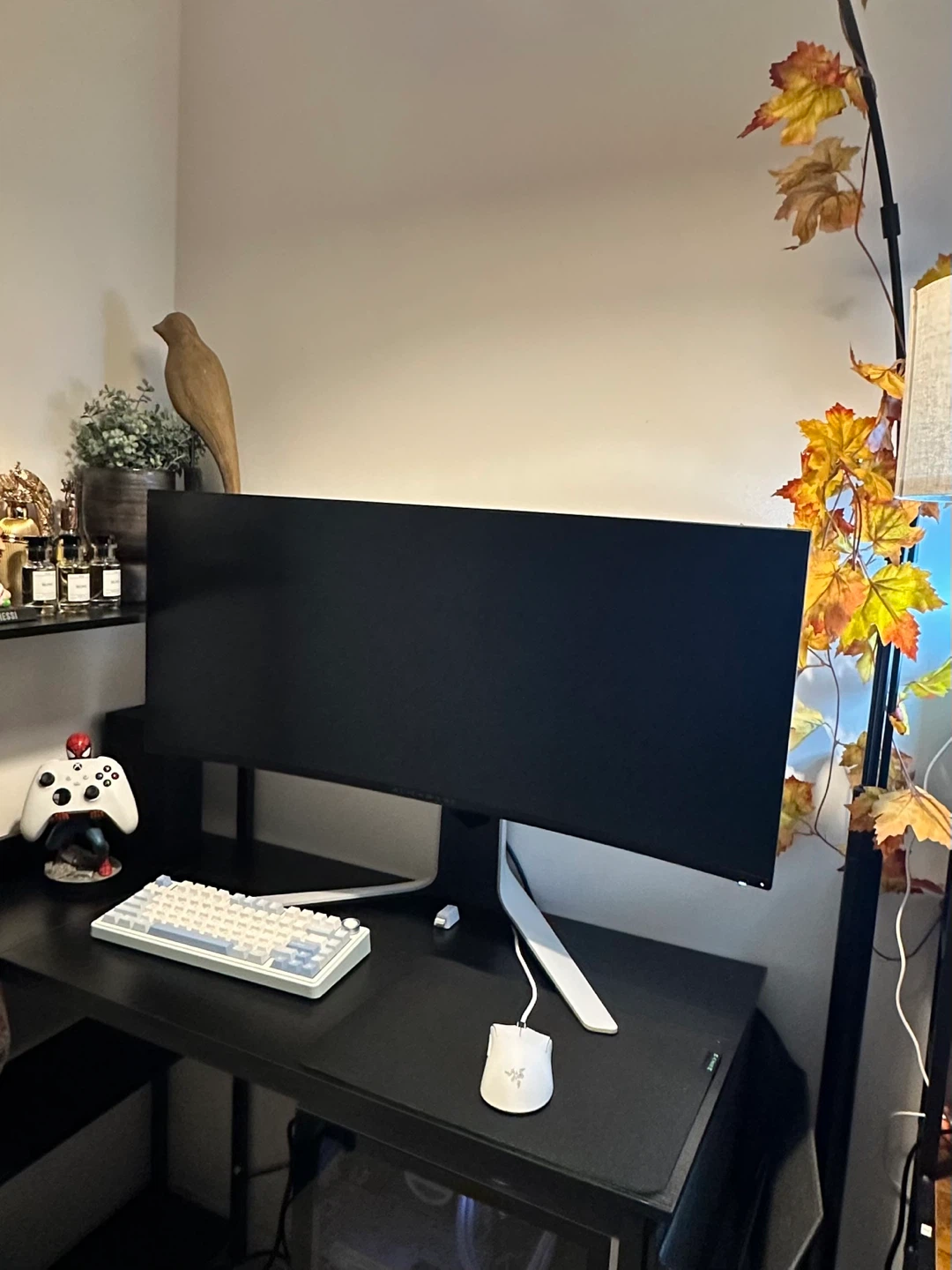 Alienware UQHD 34 inch 120hz Curved Monitor - photo 2