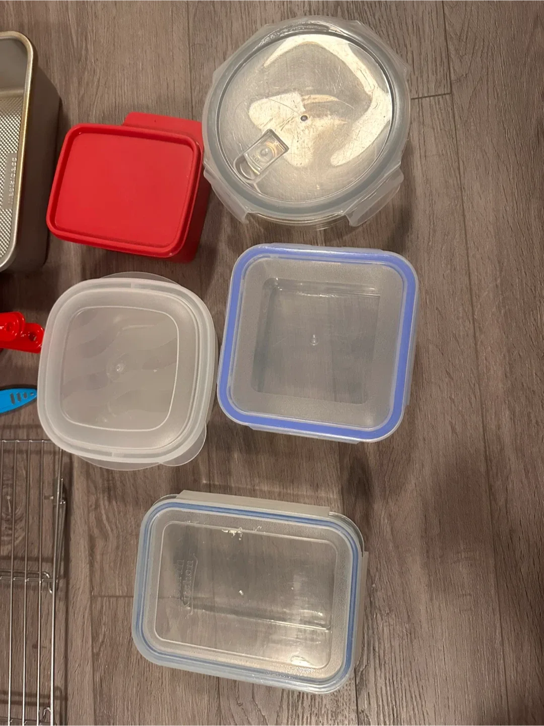 Kitchen Utensils Lot image indicator(2)