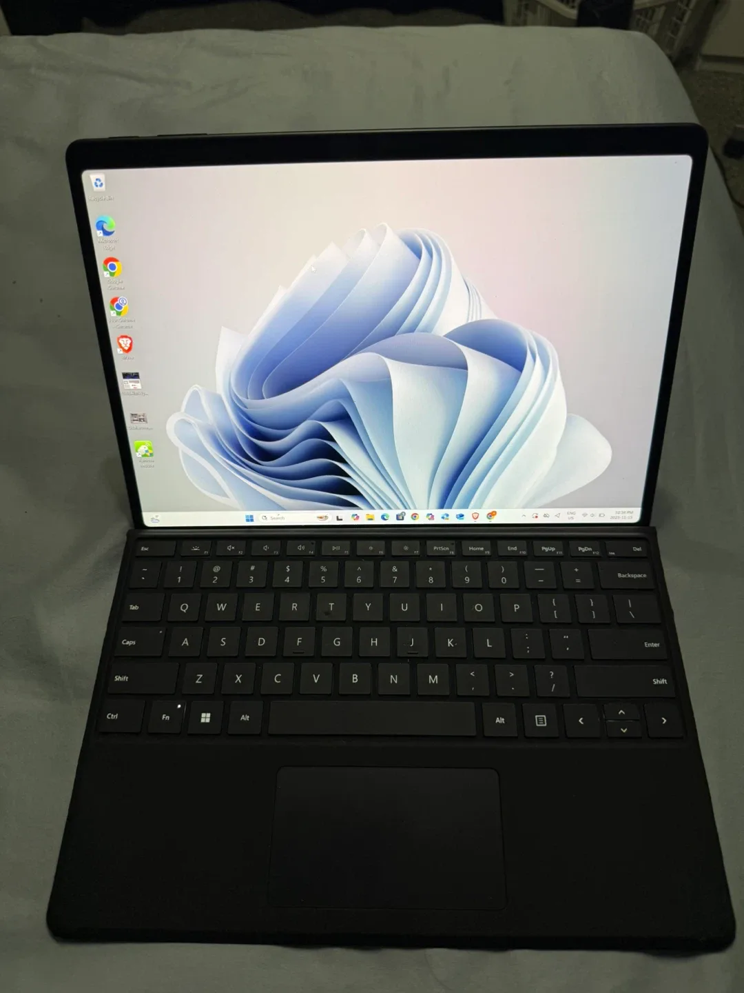 Microsoft Surface Pro (11th Edition) – Snapdragon X Elite image indicator(2)