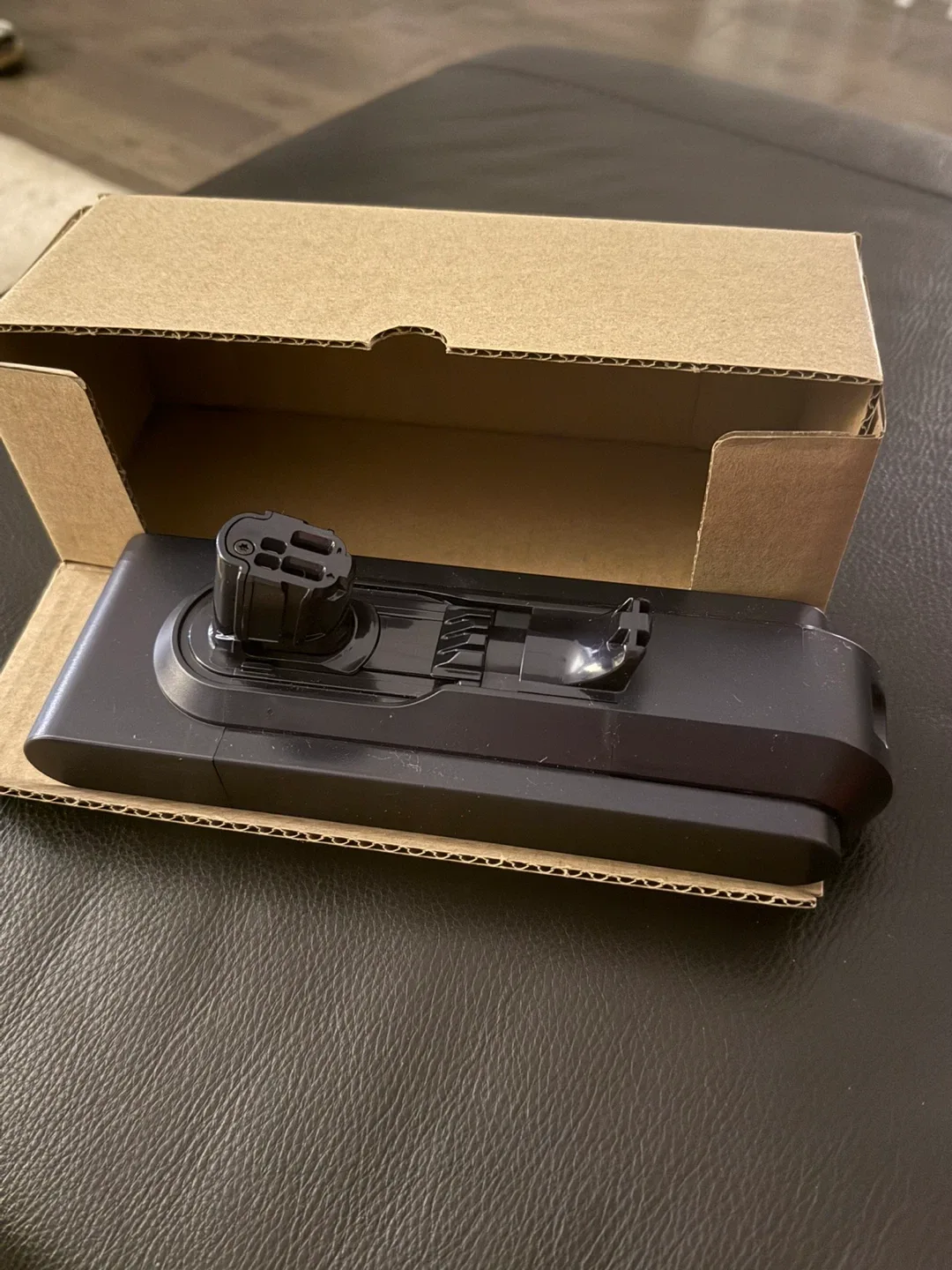 New (unused) - Dyson Gen5 outsize battery replacement image indicator(2)