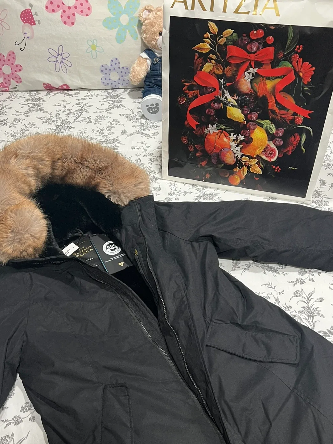 Aritzia Winter Jacket “Golden - The Summit Parka Long” -$140 image indicator(3)