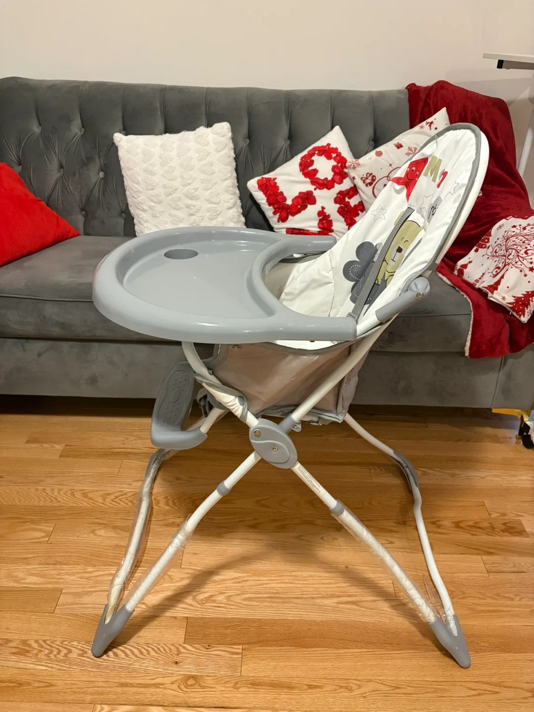 Adjustable baby high chair, clean and foldable image indicator(3)