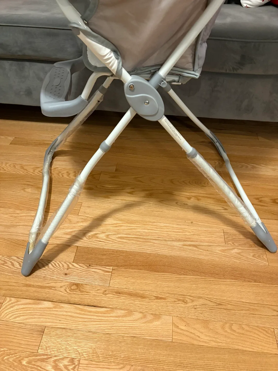 Adjustable baby high chair, clean and foldable image indicator(7)