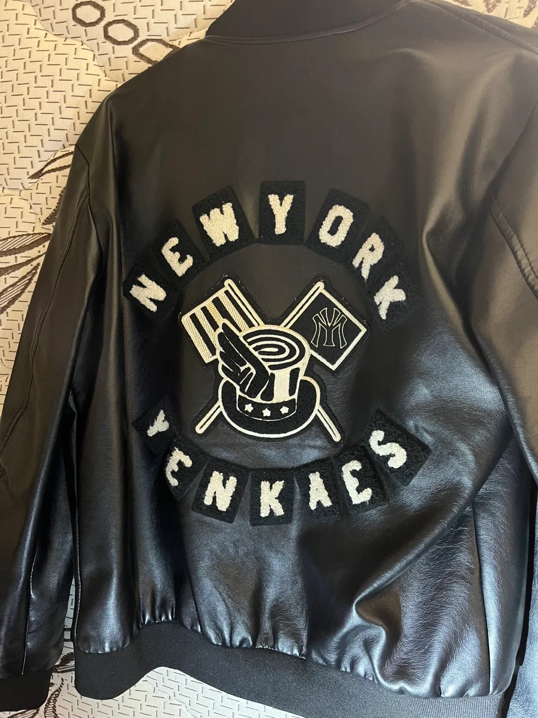 New York Yankees Black Leather Jacket image indicator(2)