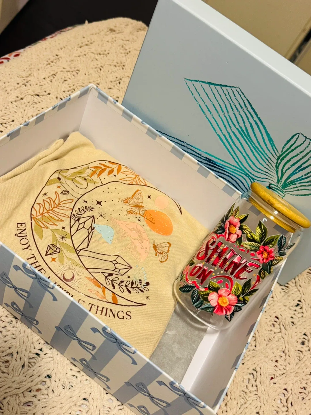 Gift Box with T-Shirt and Glass Tumbler image indicator(8)