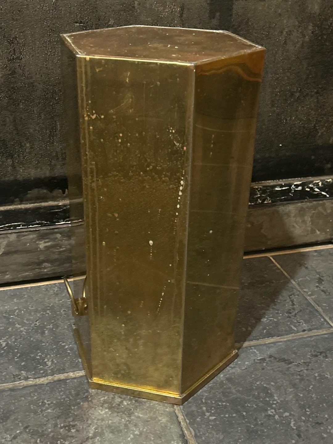 Antique Bronze Umbrella Stand image indicator(6)