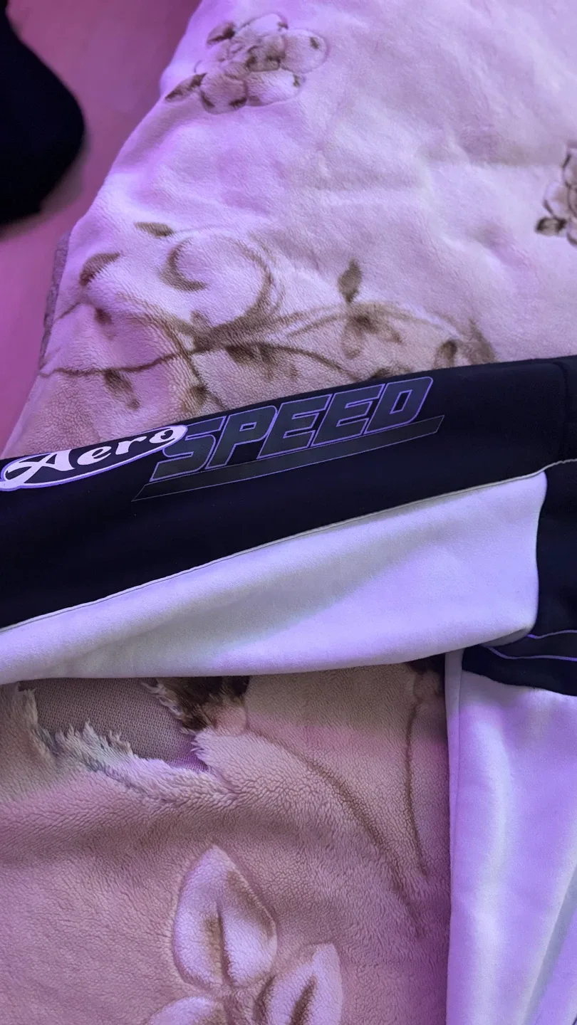 Aero Speed Flying High Black & White Hoodie image indicator(4)