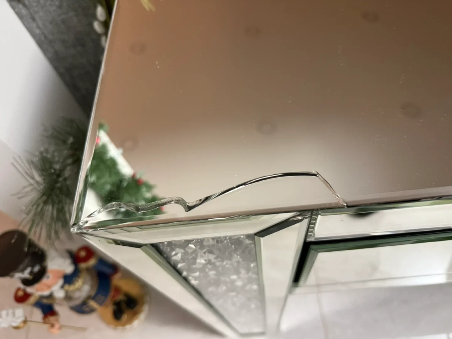 Mirrored Console Table with Crystal Accents image indicator(5)