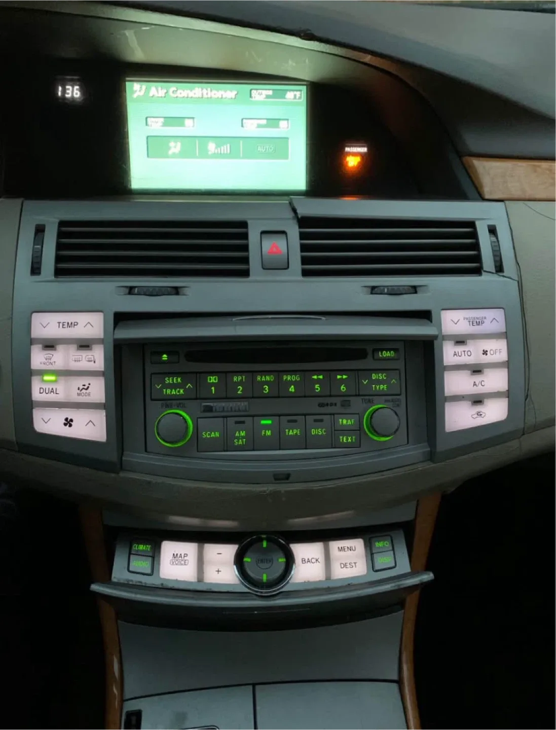 2007 Toyota Avalon runs and drives great image indicator(8)