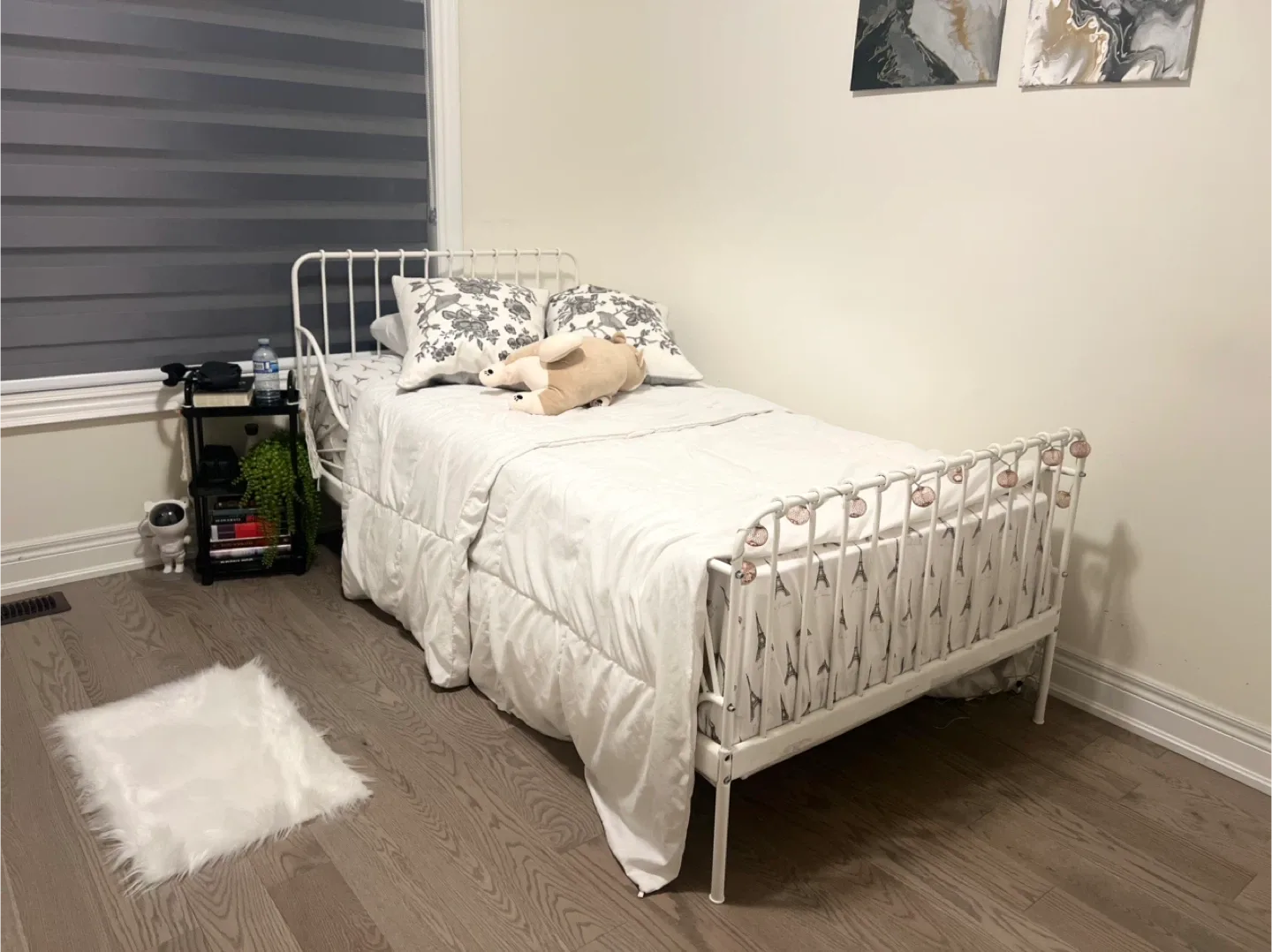 White Metal Bed Frame - Twin Size image indicator(2)