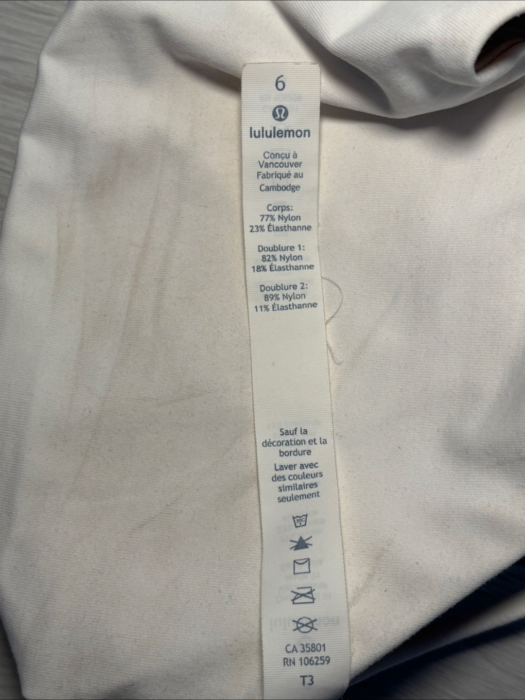 Lululemon Size 6 Strappy Crisscross Back Sports Bra - photo 3