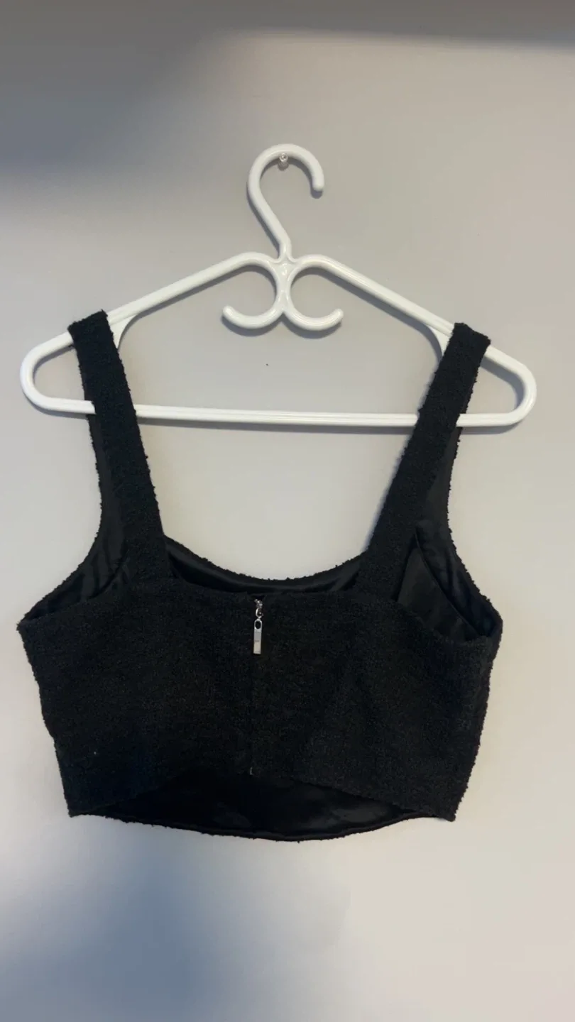 H&M Black Textured Cropped Top image indicator(2)
