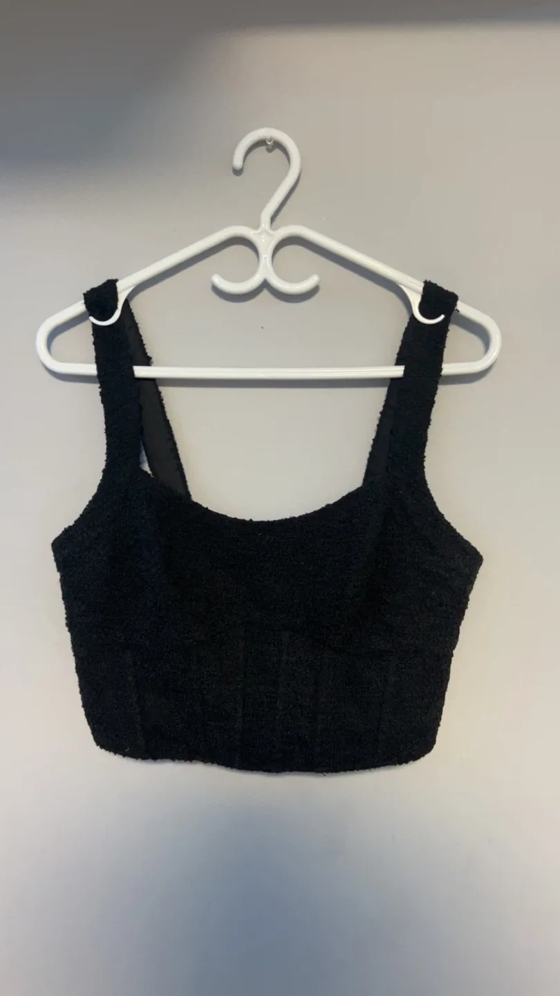 H&M Black Textured Cropped Top