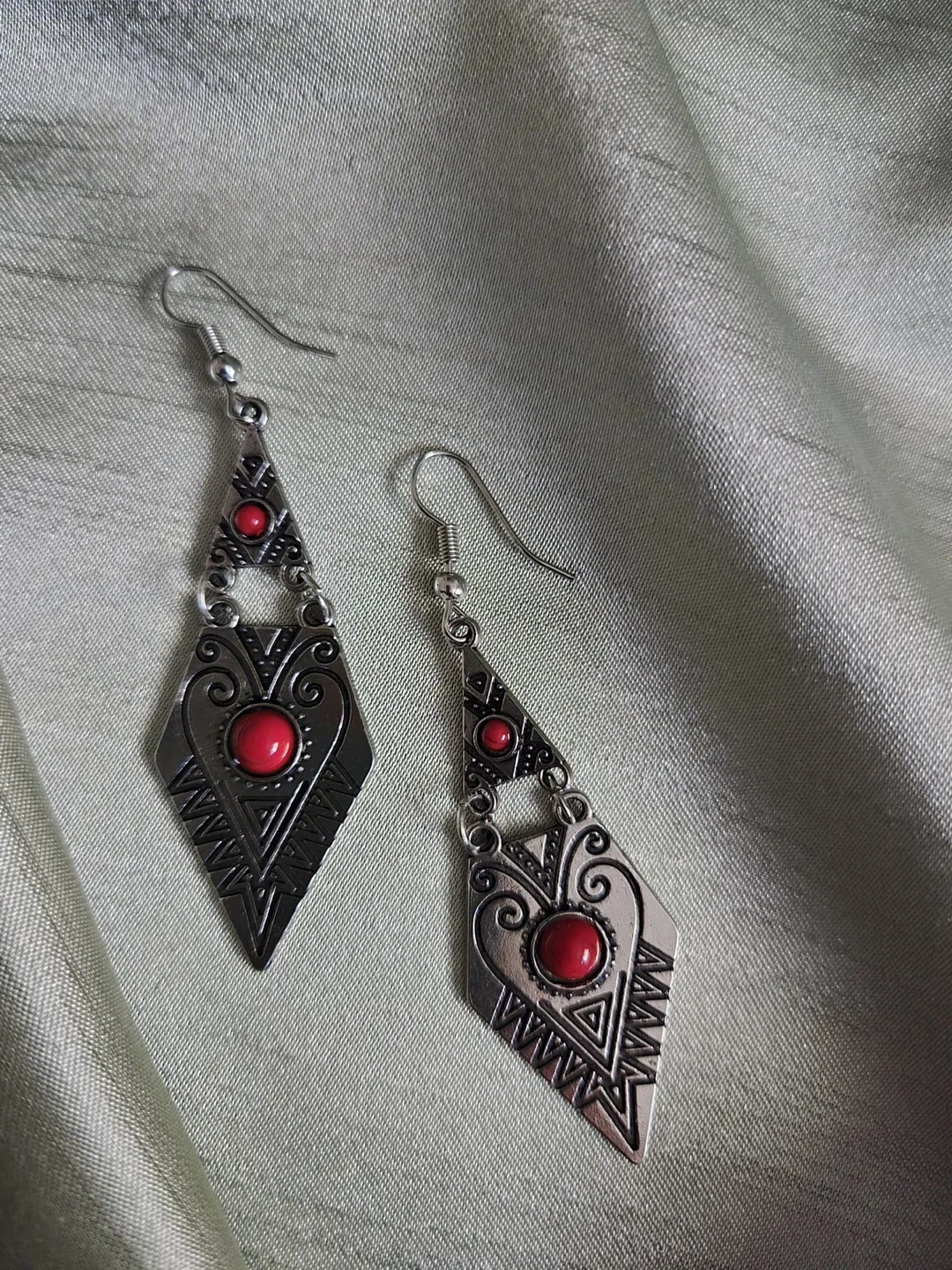 Silver Tone Dangle Earrings with Red Accents image indicator(2)
