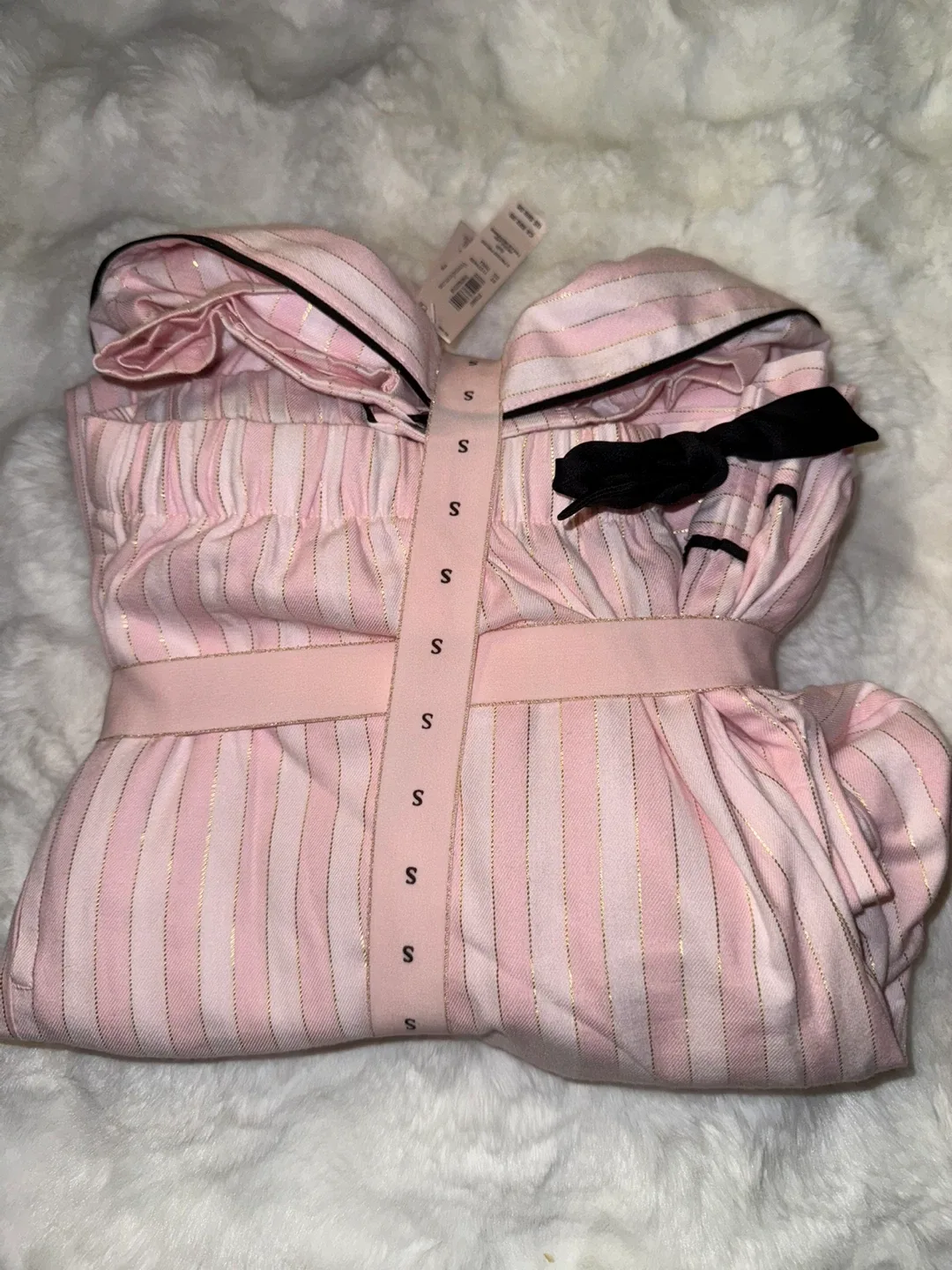 New Victoria's Secret Flannel Pajama Set - Size Small image indicator(3)