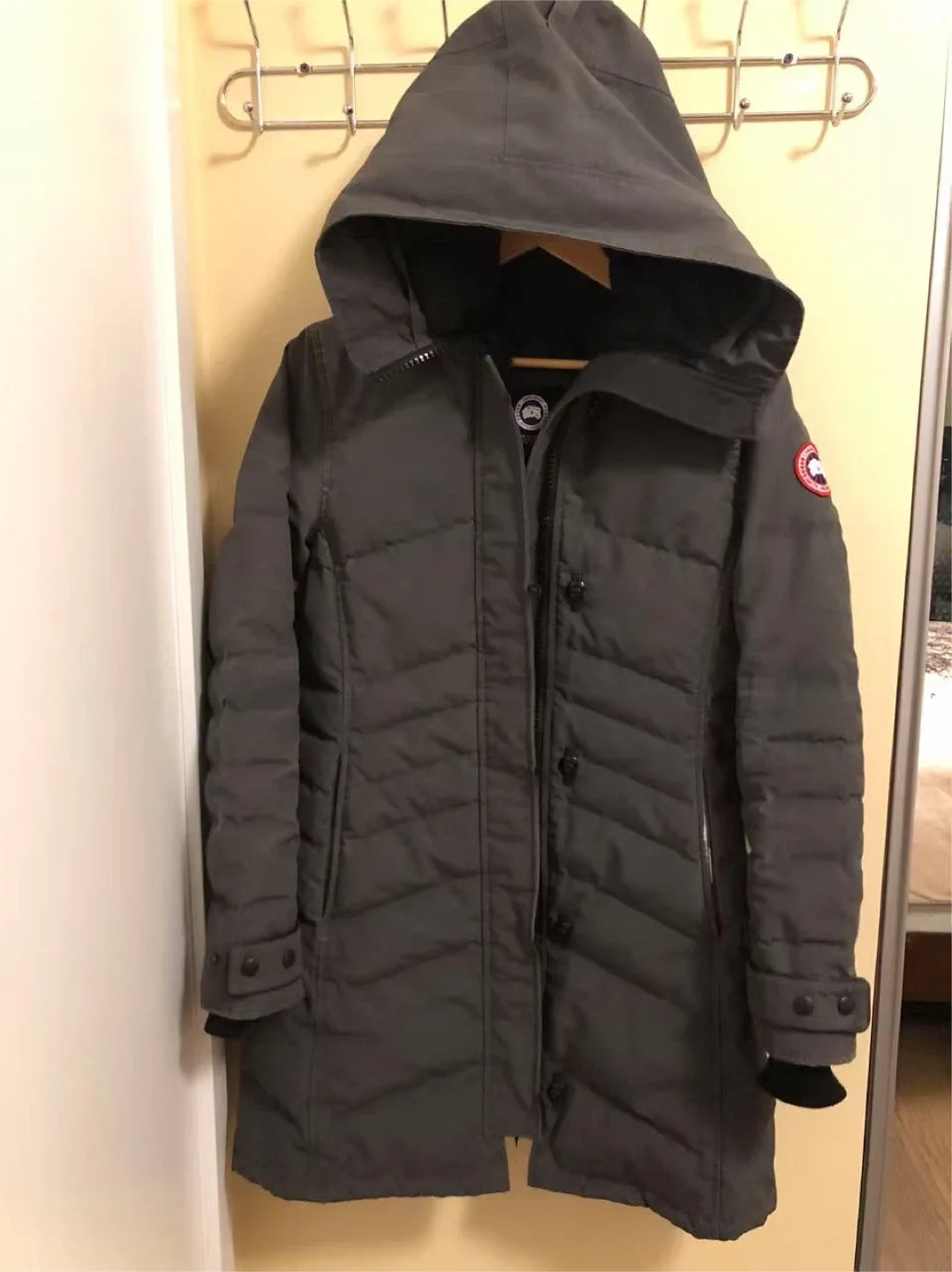 Canada Goose Montebello Parka Small Grey image indicator(2)