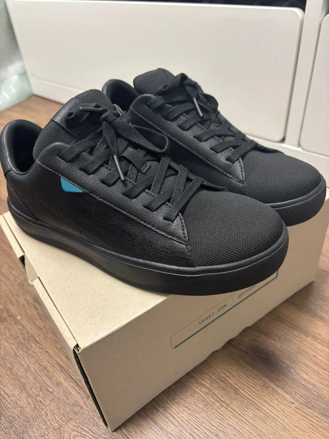 Vessi Soho Women's Size 6 Black Shoes image indicator(2)