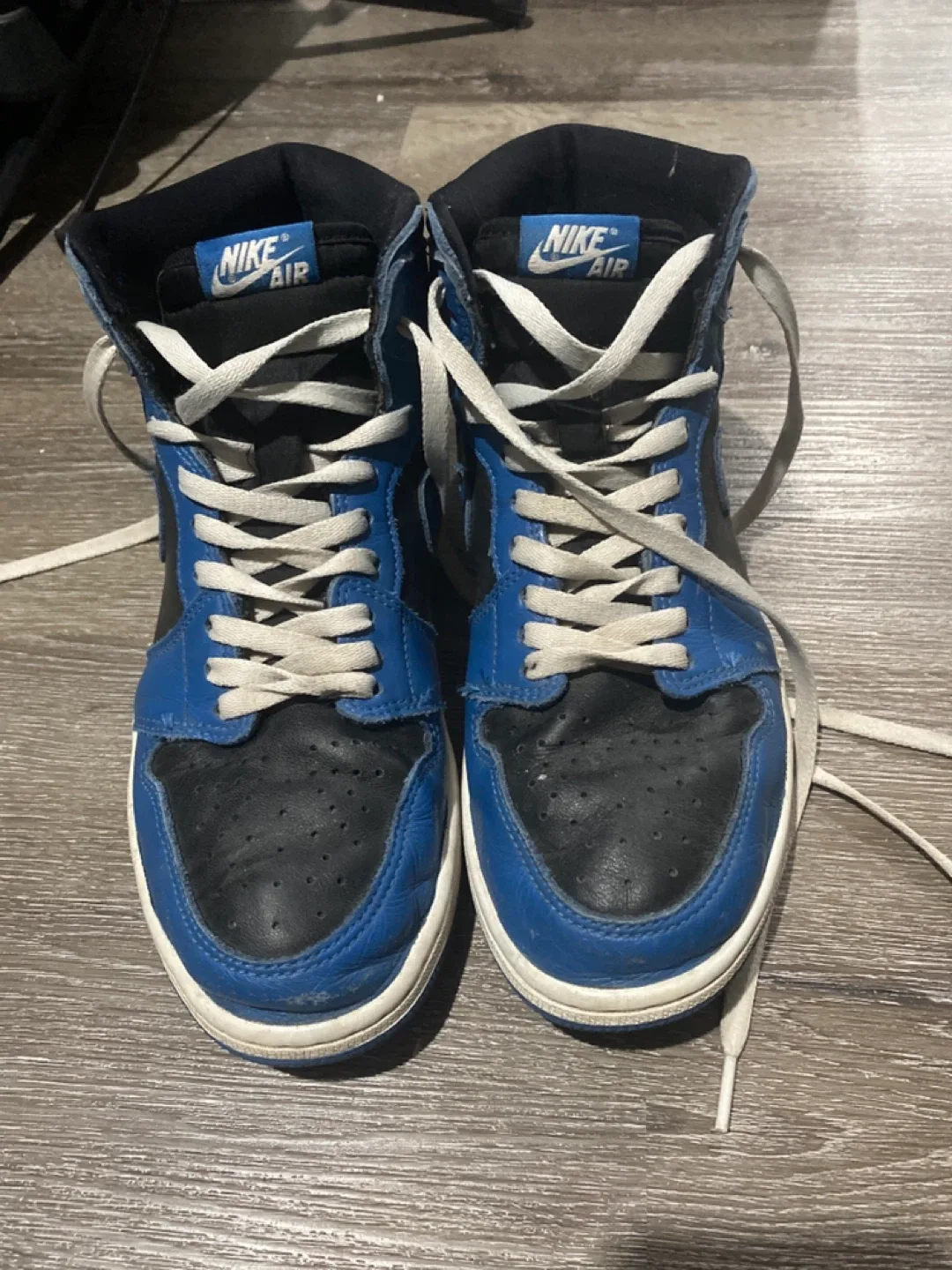 Nike Air Jordan 1 Retro High image indicator(2)