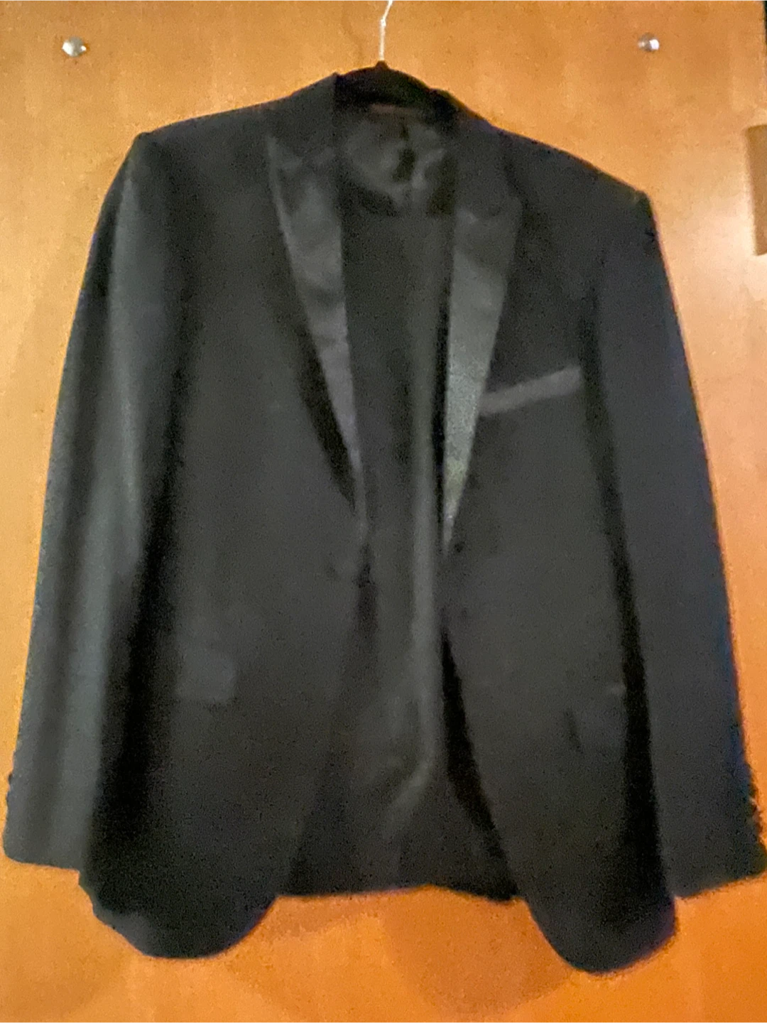 NICE BLACK TUXEDO - Size 34S/27W