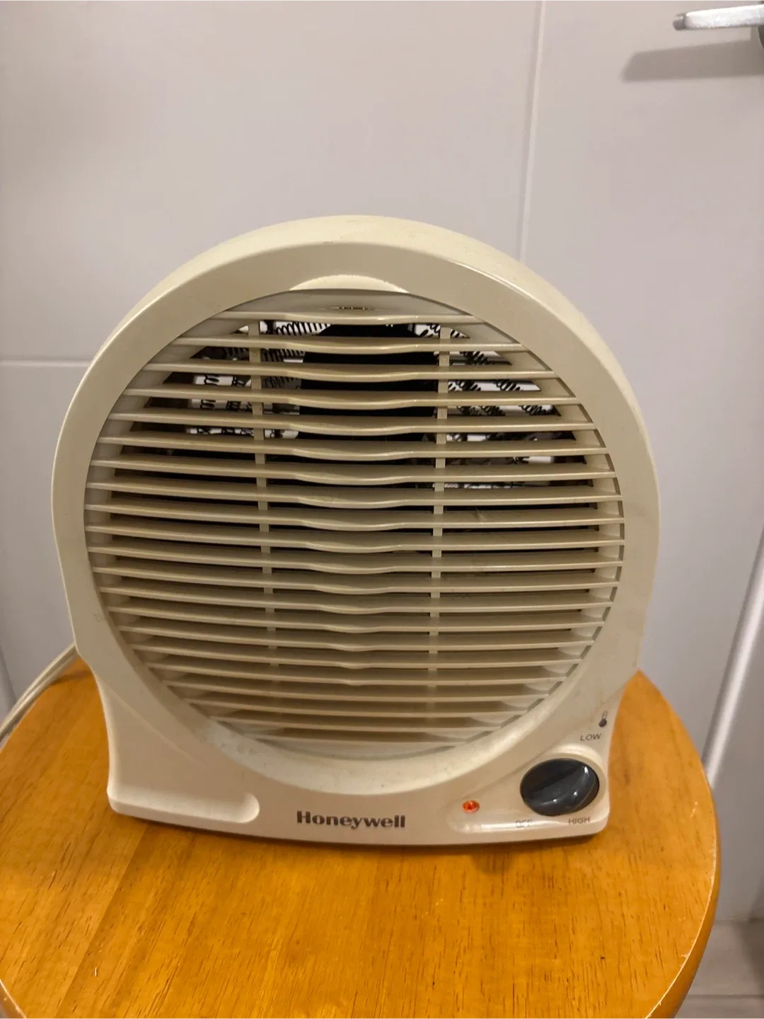 Honeywell HZ-2000C Chaufferette Space Heater/Fan image indicator(2)