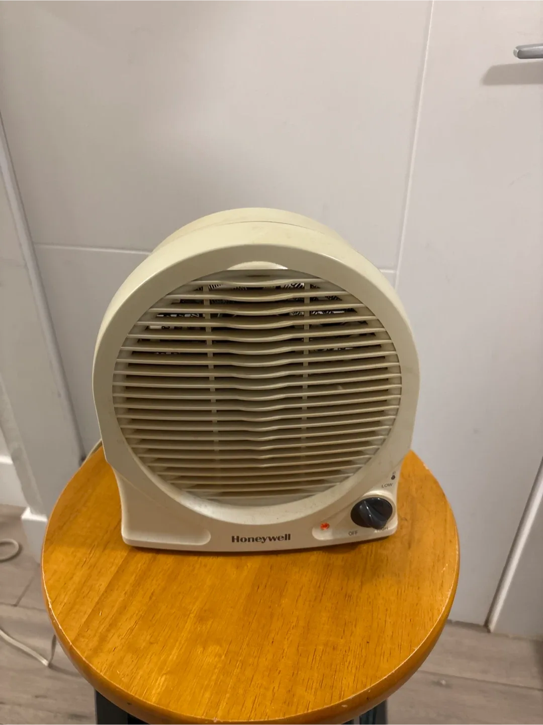 Honeywell HZ-2000C Chaufferette Space Heater/Fan image indicator(3)