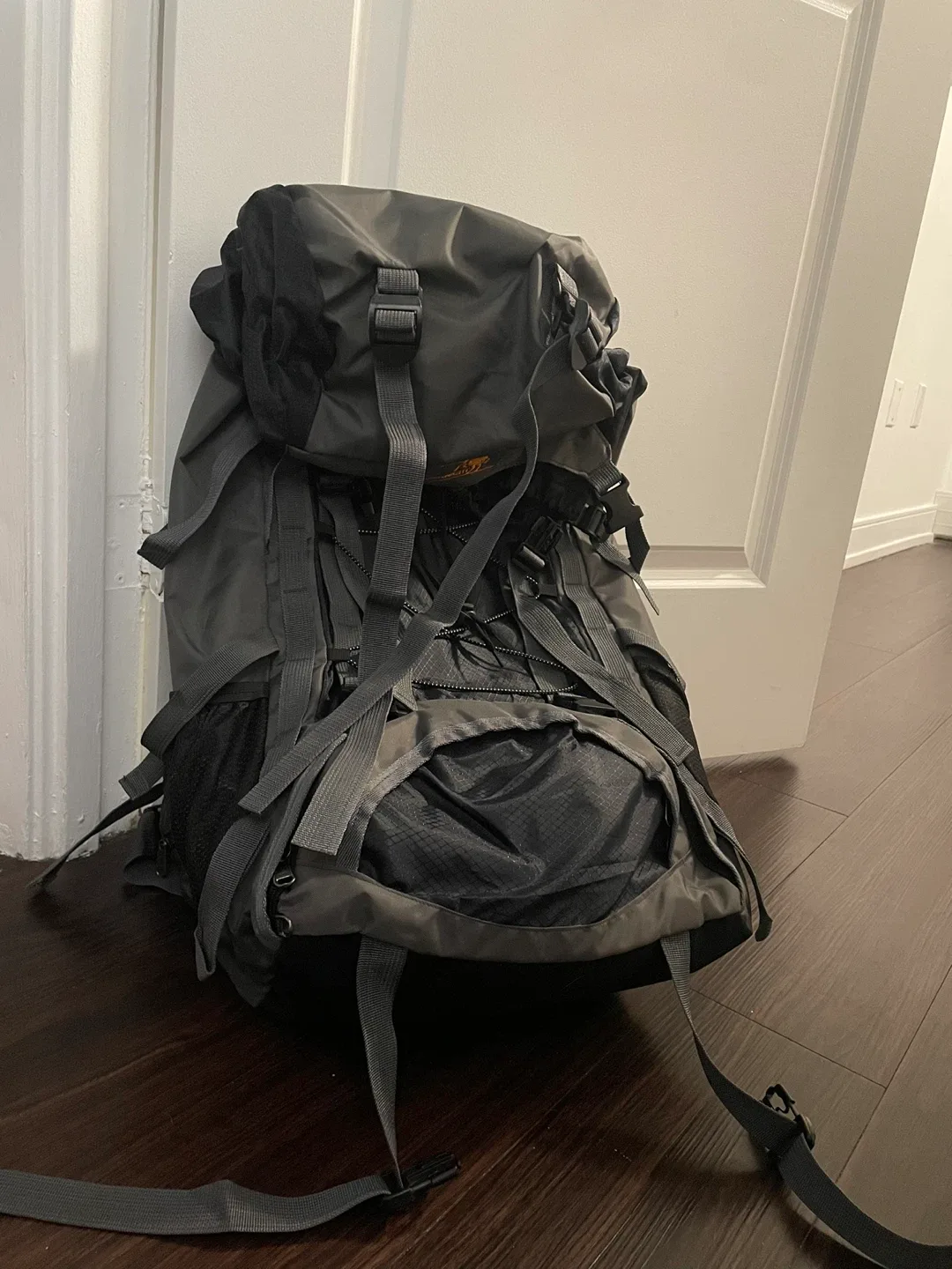 Hiking Backpack - Grey image indicator(4)