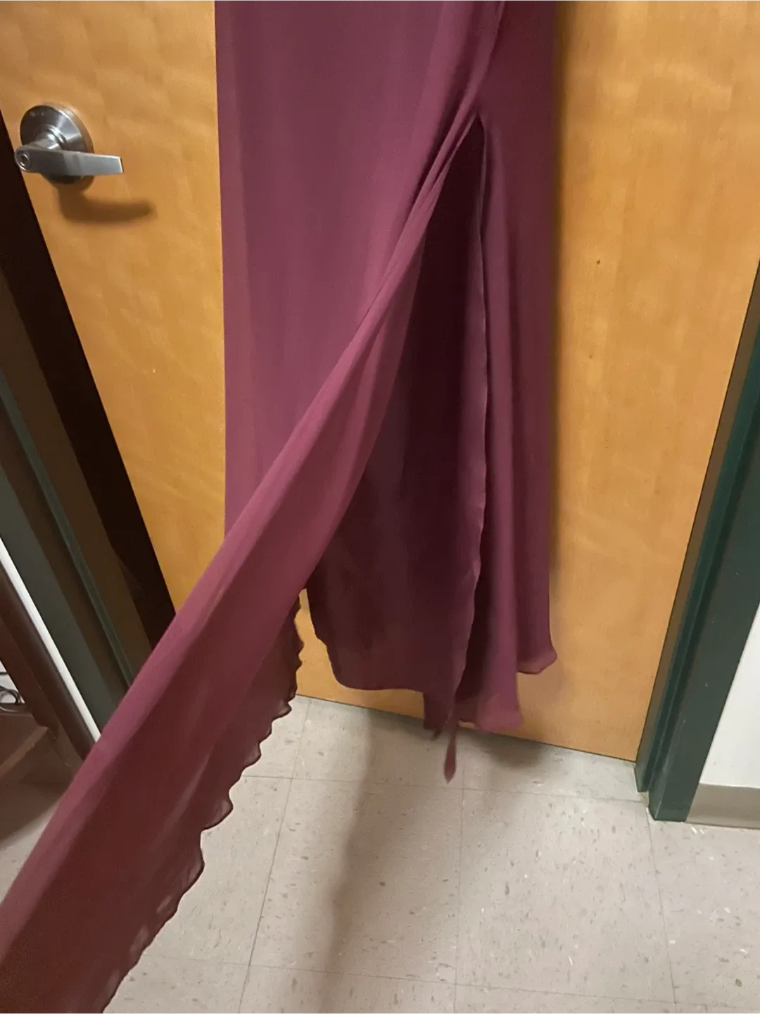 GORGEOUS CHIFFON BRAND NEW DRESS - Size 18 image indicator(9)