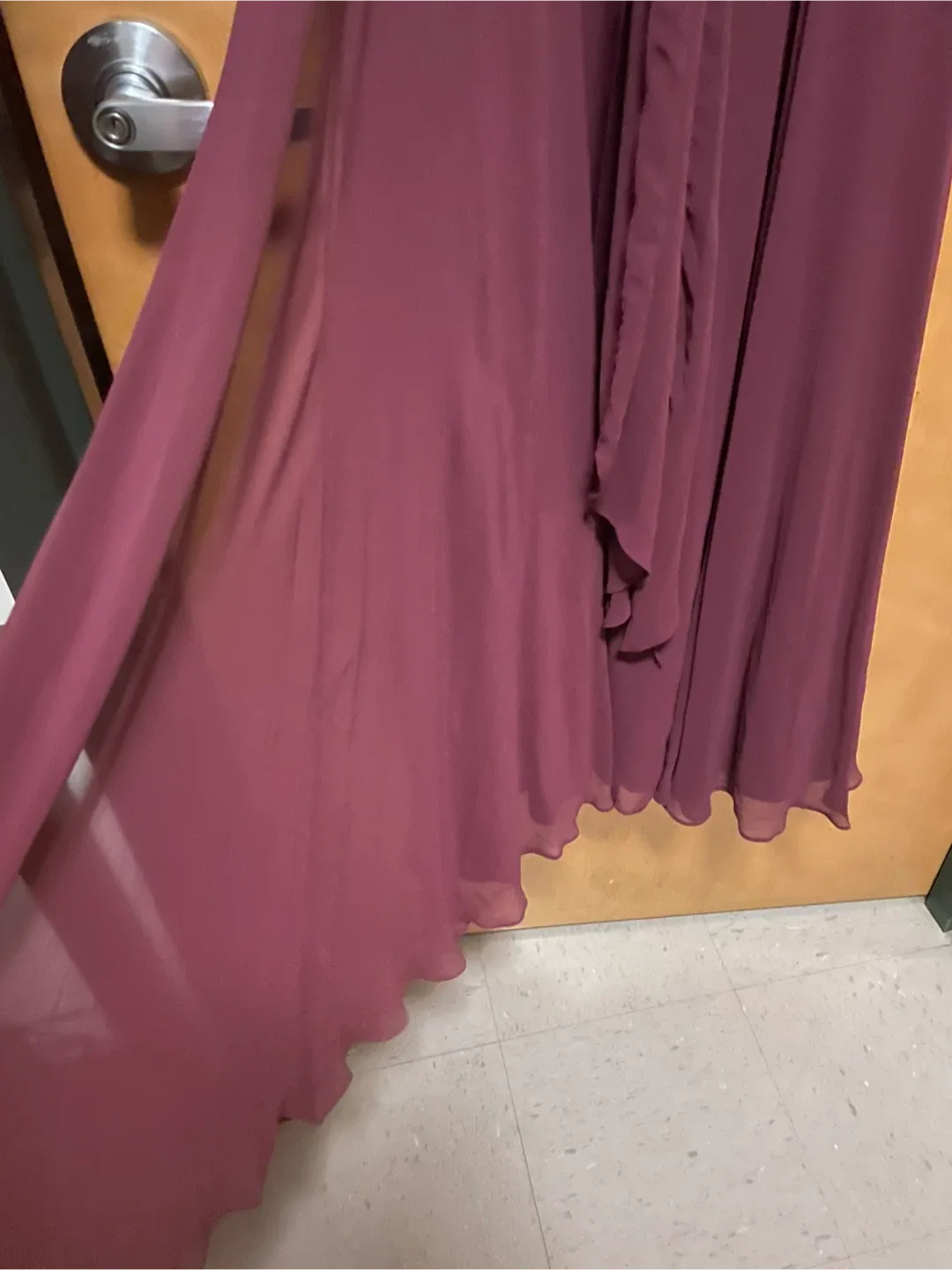 GORGEOUS CHIFFON BRAND NEW DRESS - Size 18 image indicator(7)