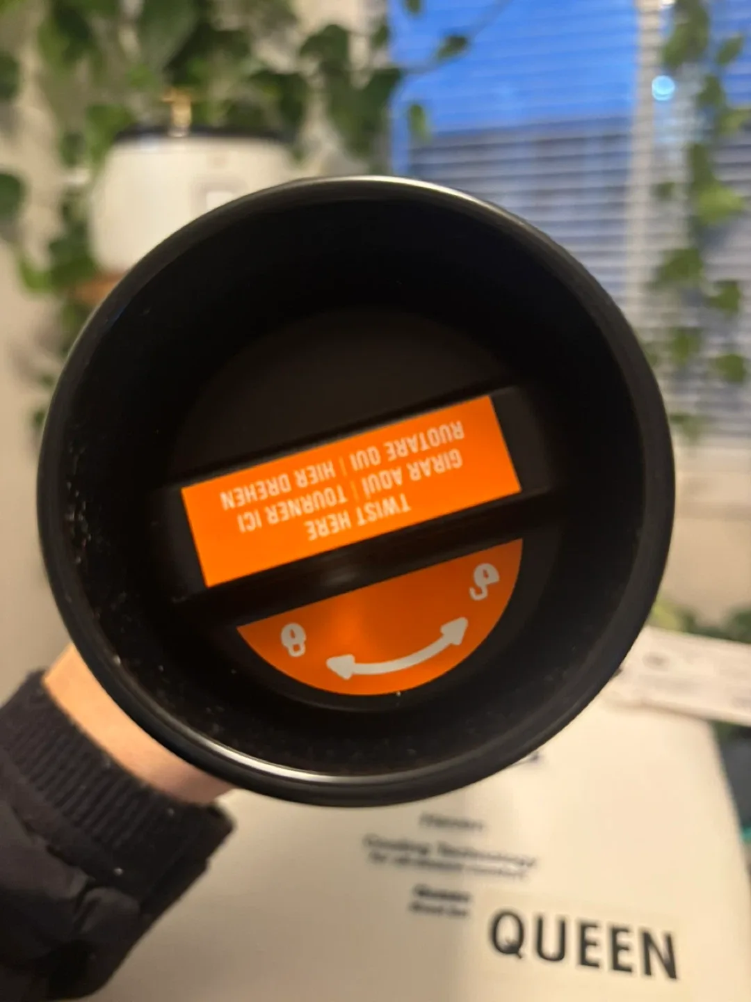 YETI Rambler 18oz Bottle with HotShot Cap image indicator(2)