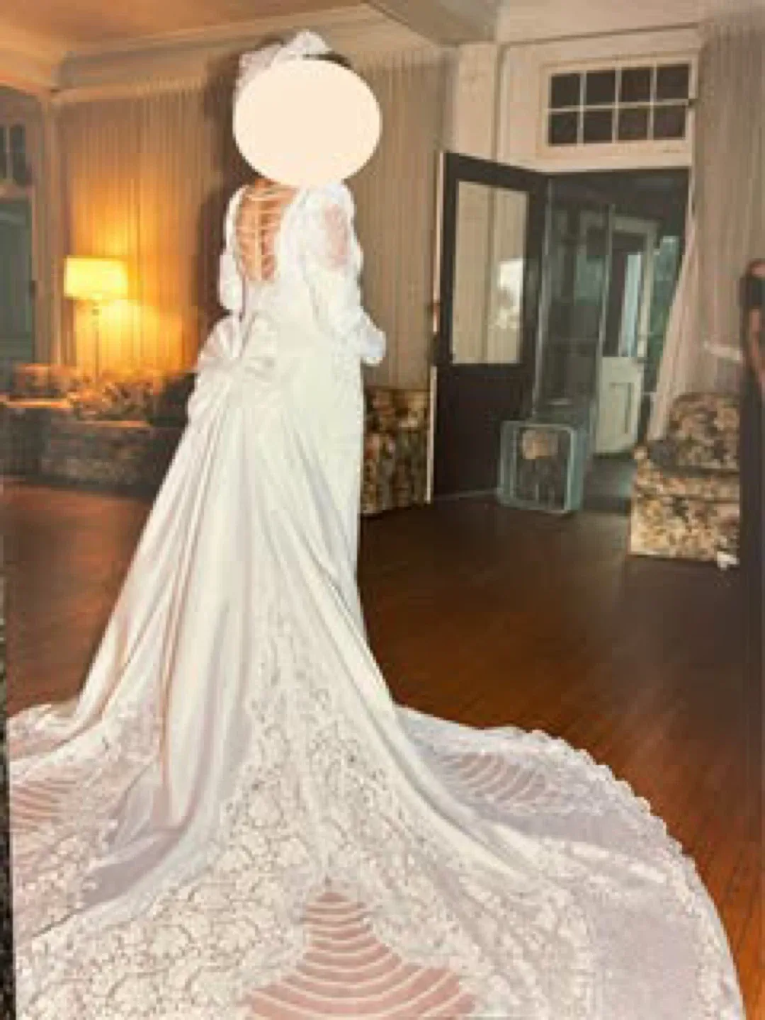 Designer Wedding Gown with Detachable Train image indicator(4)