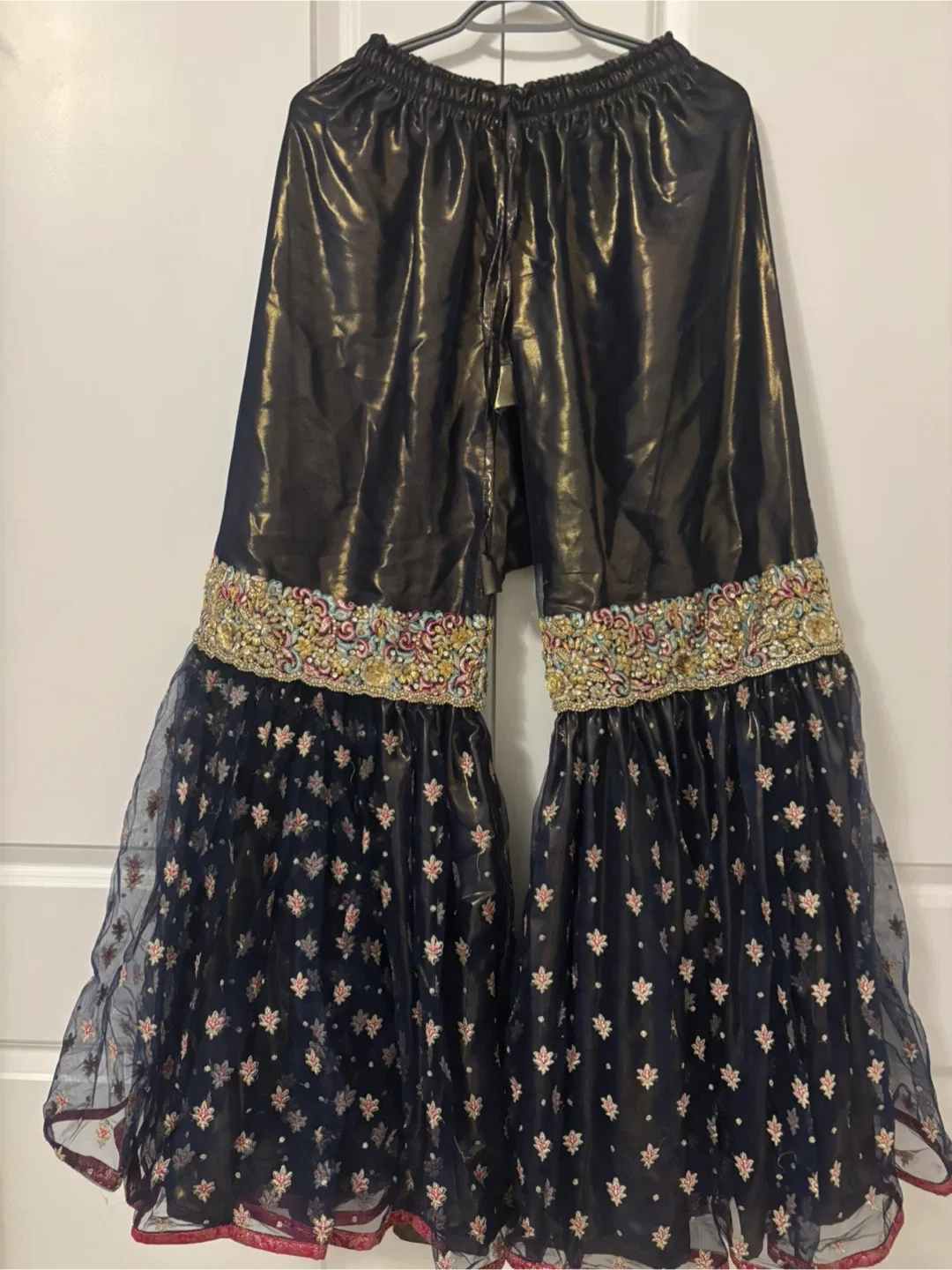 Formal Gharara Suit image indicator(3)