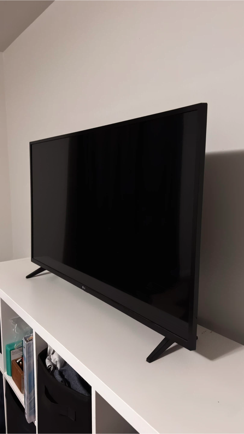 43” LG 4K TV - photo 2