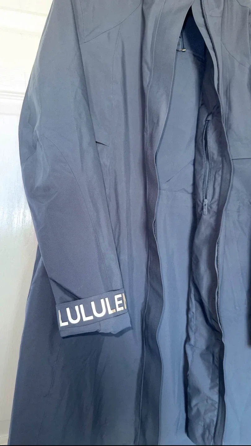 Lululemon Rain Rebel Jacket image indicator(5)