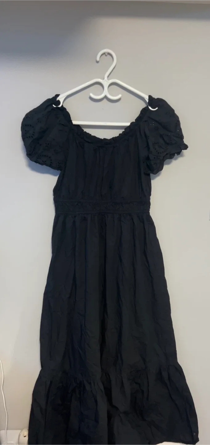 Black Off-the-Shoulder, Midi Dress