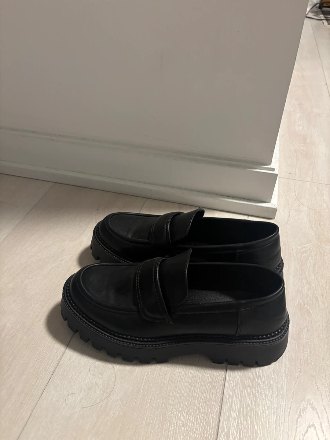 Steve Madden Black Leather Loafers - Size 39 - photo 2
