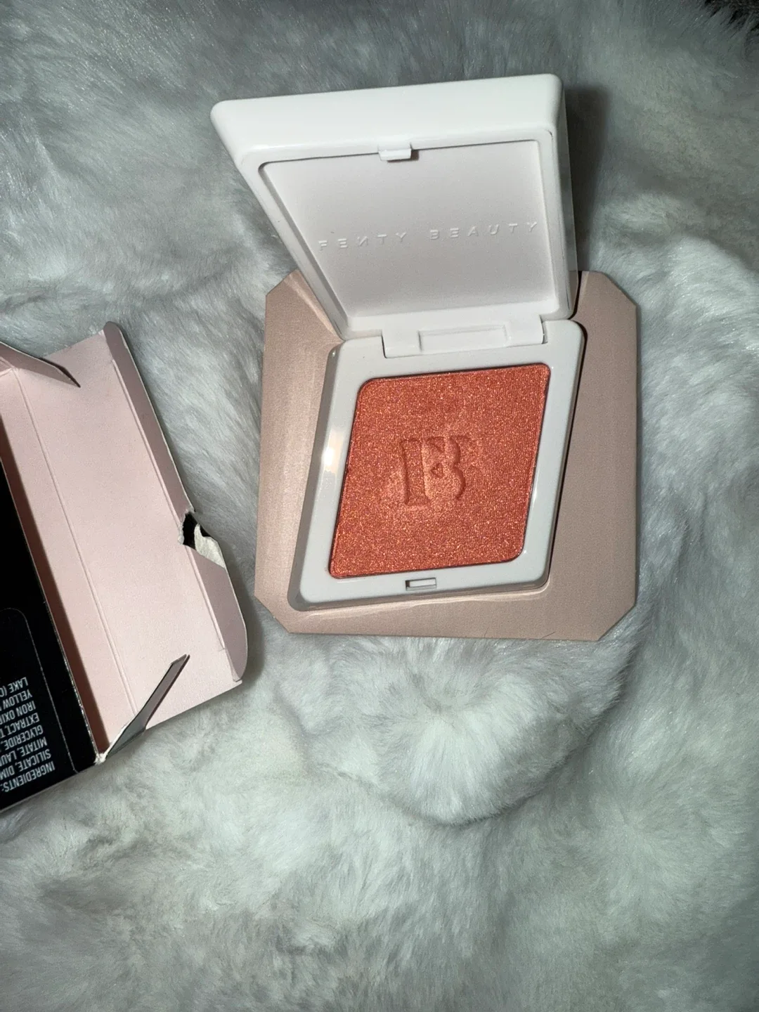 Fenty Beauty Suede Powder Blush - Just a Crush image indicator(3)