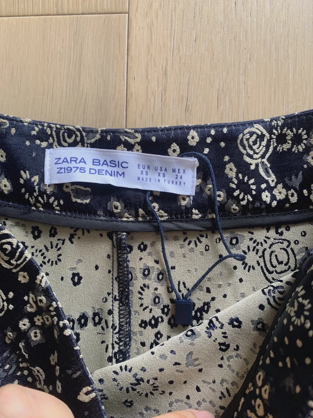 New Zara Skirt - Size XS image indicator(3)