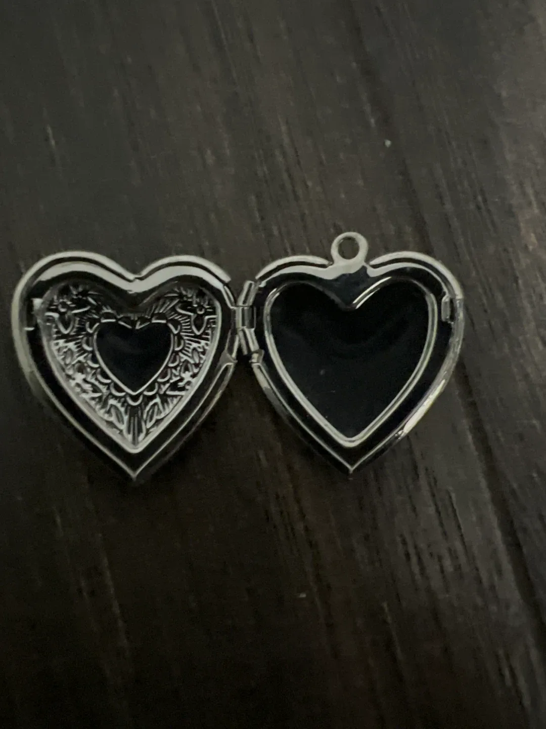 Heart Locket image indicator(2)