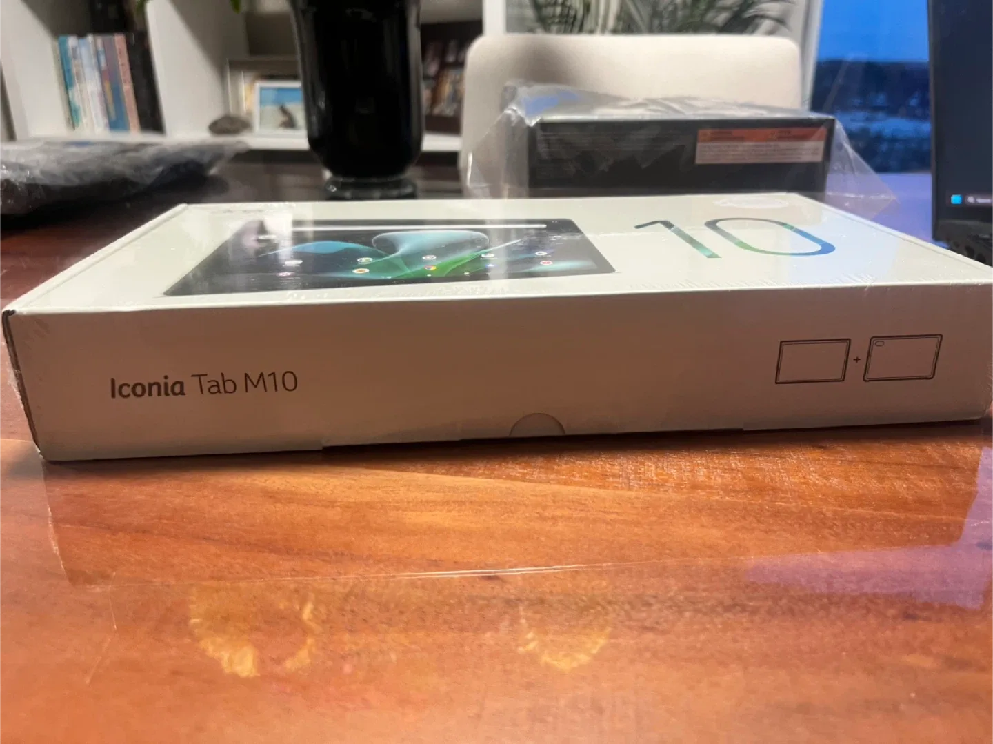 New Acer Iconia Tab M10 - 64GB WiFi Tablet image indicator(2)