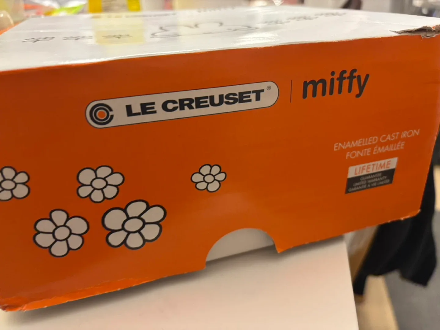 Le Creuset Miffy Flower Cocotte image indicator(4)