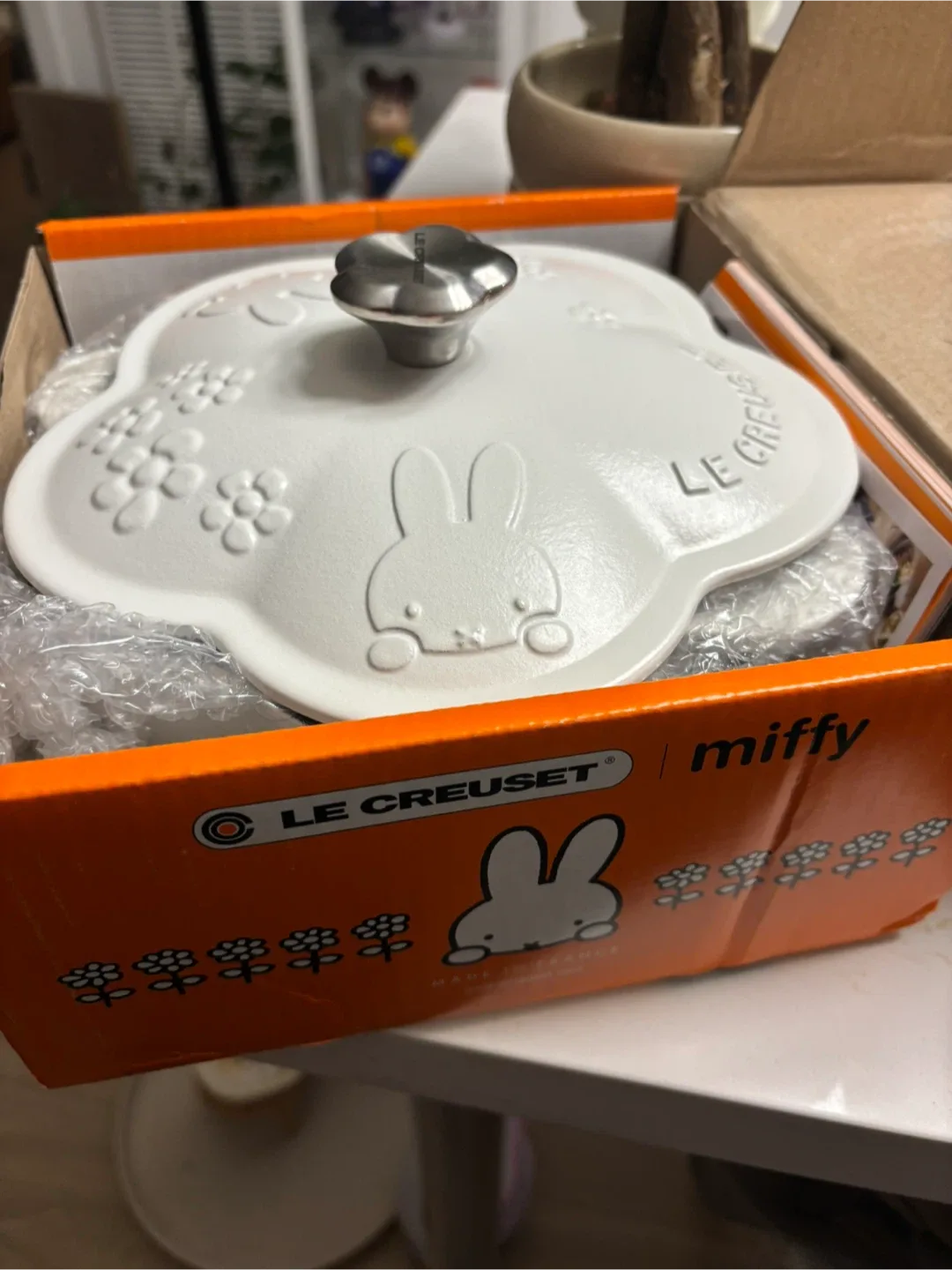Le Creuset Miffy Flower Cocotte image indicator(3)