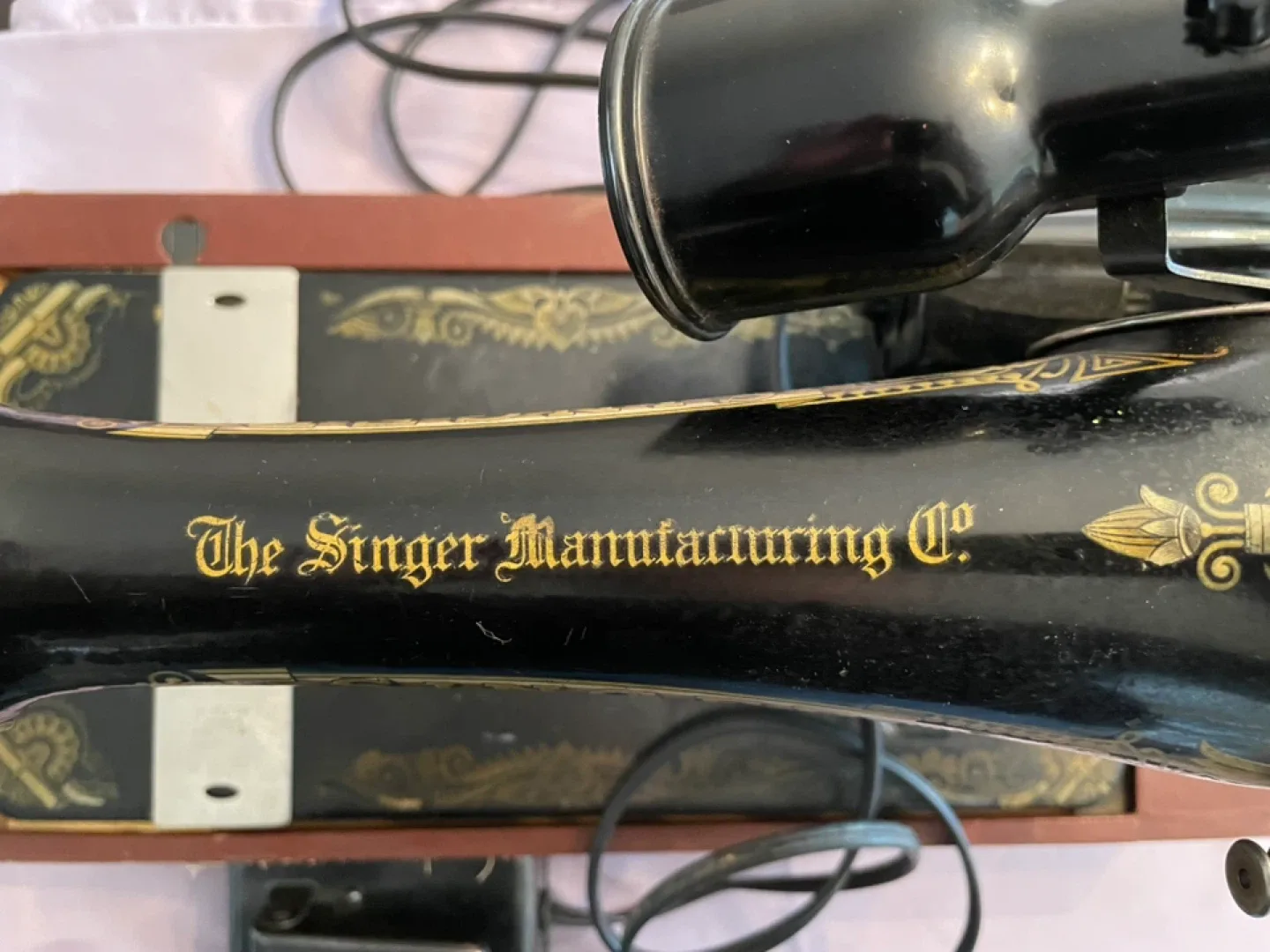 Vintage Singer Sewing Machine image indicator(2)