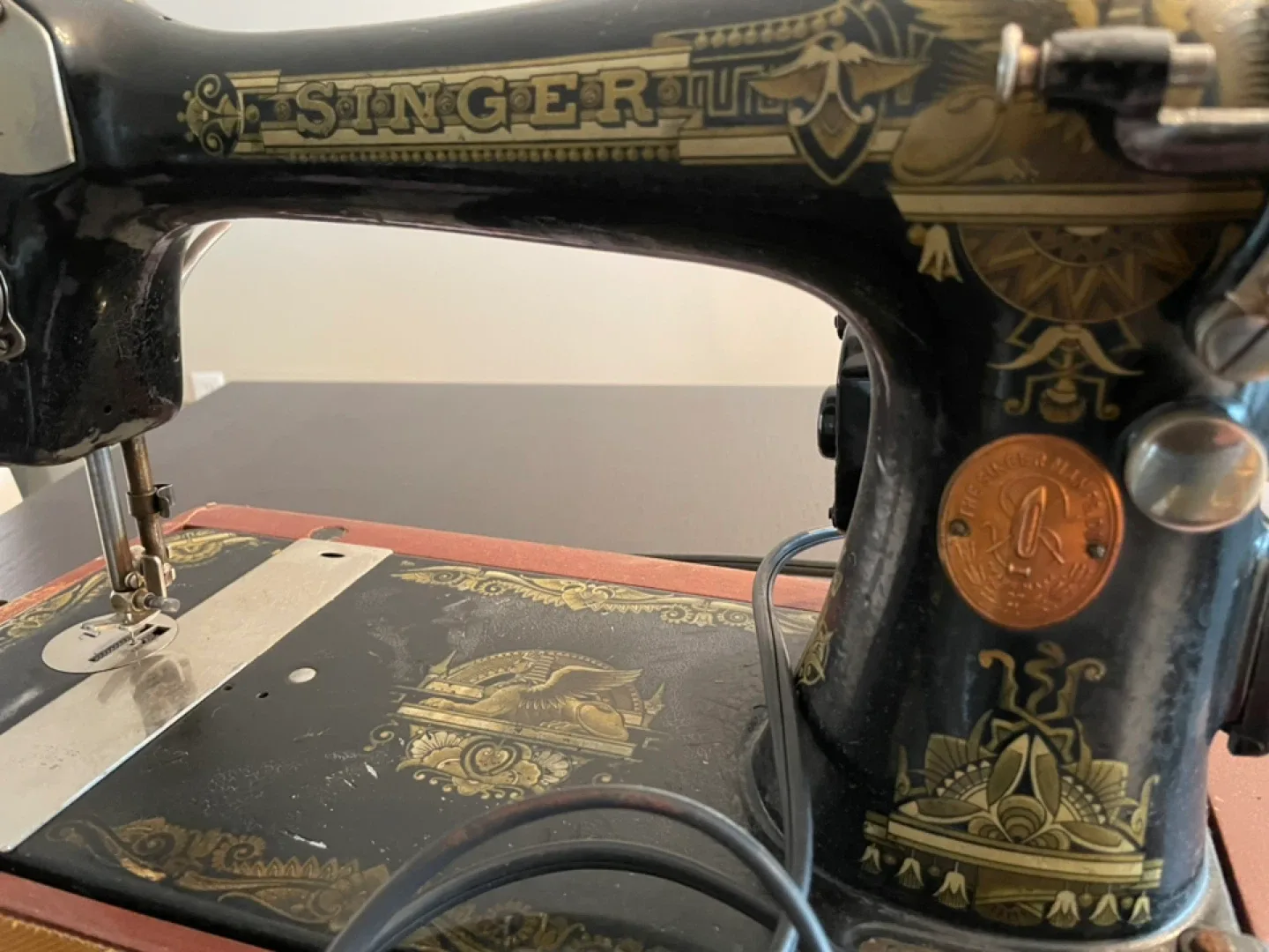 Vintage Singer Sewing Machine image indicator(6)